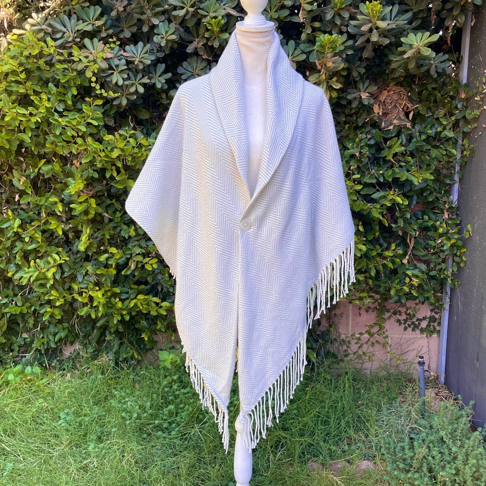 Fringe Trim Woven Shawl Wrap One Button Kimono ONE SIZE - Picture 3 of 10